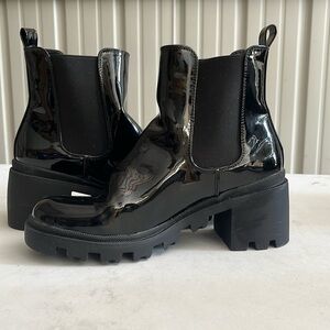 Just Fab, size 8, black leather, black rubber bottom